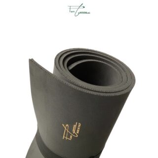 Tappetino fitness #pamgomma  black 🖤
.
Grandissimo, solo 1,8kg e 8mm di fantastica Eva, l’unico #madeinitaly 🇮🇹 💪🏻🏋🏻‍♀️🧘🏻
.
Provalo a piedi nudi 🦶🏻🦶🏻 per un grip eccezionale 🤸🏻‍♀️.
.
✅100% antibatterico ⛔️
✅inattaccabile da funghi 🦠
✅100%impermeabile 💦
✅sanificabile con qualsiasi detergente 🧼
.
Scoprilo sul nostro sito e contattaci per qualsiasi info 🛍 📩
.
🌐 www.pamgomma.it ( link in bio)
.
Spedito direttamente a casa tua⚡️
.
#pilates #yoga #tappetinoyoga #tappetinopilates #tappetinofitness #pilatesacasa #yogaacasa  #allenamento #allenamentoacasa #allenamentofunzionale #allenamenti #eserciziofisico #eserciziaddominali #eserciziglutei #esercizigambe #addominali #crossfititalia #yogaacasa #pilatesacasa #fitnessitalia #palestra #pilatesitalia #yogaitalia #personaltrainer #personaltraineritalia #workout #workoutathome #work #love #madeinitaly #fattoinitalia